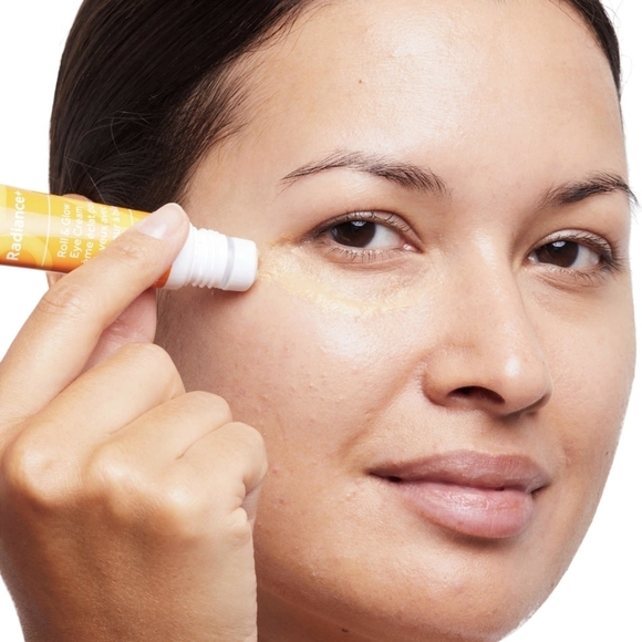 Boots No7 Roll & Glow Eye Cream Radiance+ Eye Roller Undereye Cream Dark Circles - Picture 6 of 7